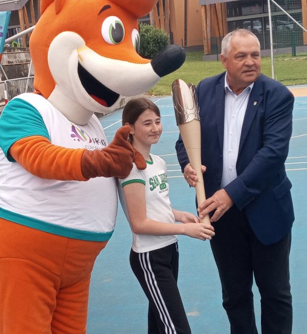 SPREJEM BAKLE V CERKVENJAKU (Olimpijski festival evropske mladine 2023)